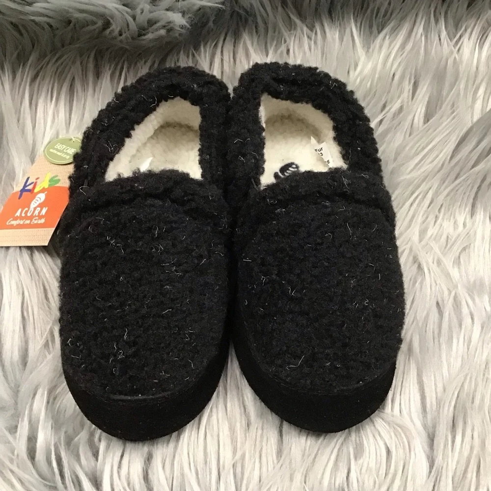 Acorn Sherpa fleece black kids slippers